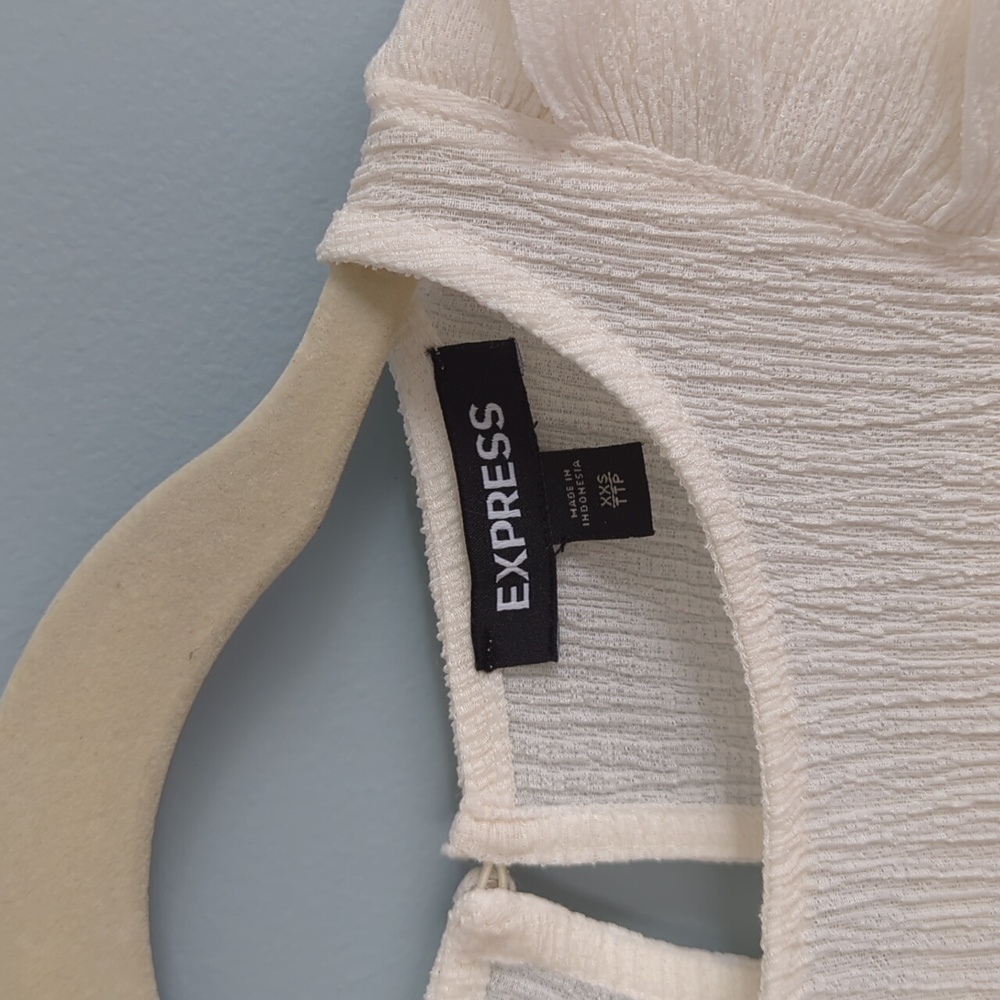 Express Textured Ruffle Sleeve Blouse - Picture 2 of 3
